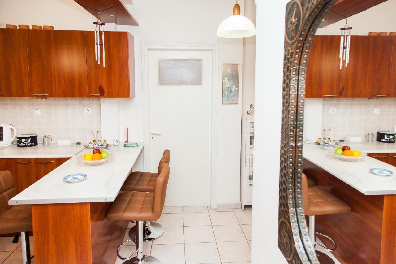 Vintage Apartment In Downtown Athens! Buitenkant foto